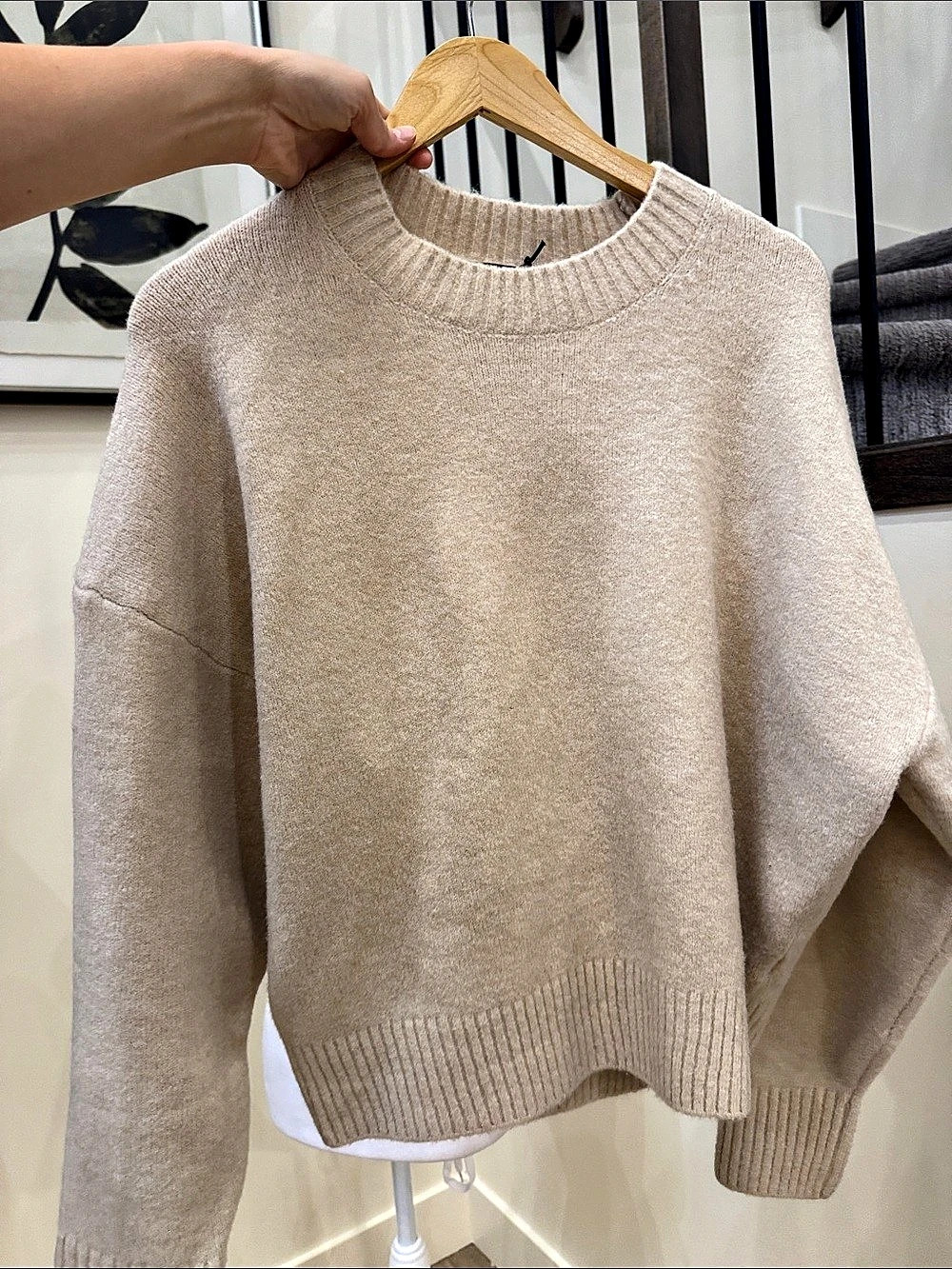 Zara Crew Neck Sweater in Beige Size Medium Like New
